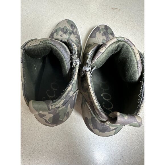 Ccocci Wedge Perforated Faux Suede Camo Sneakers Side Zip "Zoey" Size 8 - Picture 5 of 6